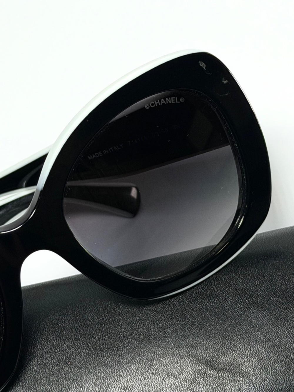 Chanel 71414 CC Logo Sunglasses – Black & White - Picture 10 of 13